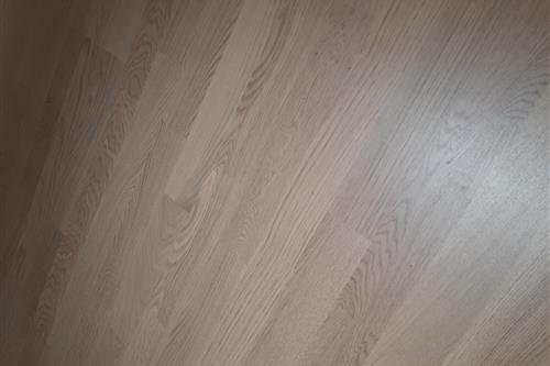 ლამინირებული და პარკეტის იატაკის დაგება