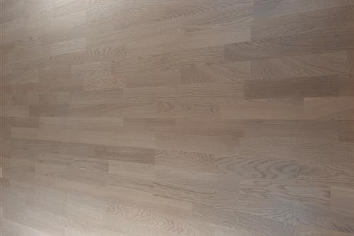 ლამინირებული და პარკეტის იატაკის დაგება