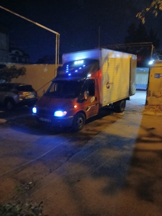 ქირავდება სატვირთო მანქანა